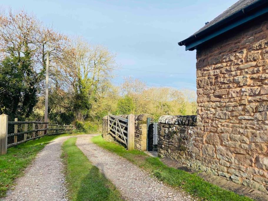 The Mill Stylish Rural Apartment With Beautiful Views Welsh Newton Common Ngoại thất bức ảnh