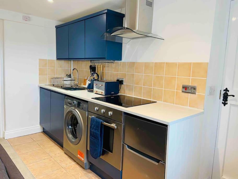 The Mill Stylish Rural Apartment With Beautiful Views Welsh Newton Common Ngoại thất bức ảnh